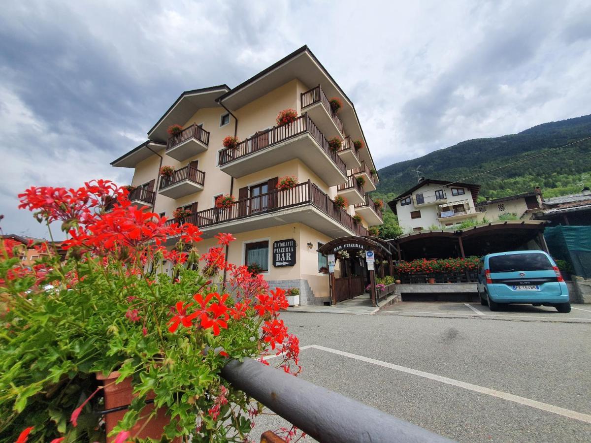 Hotel Ristorante Chateau Aymavilles Exterior foto
