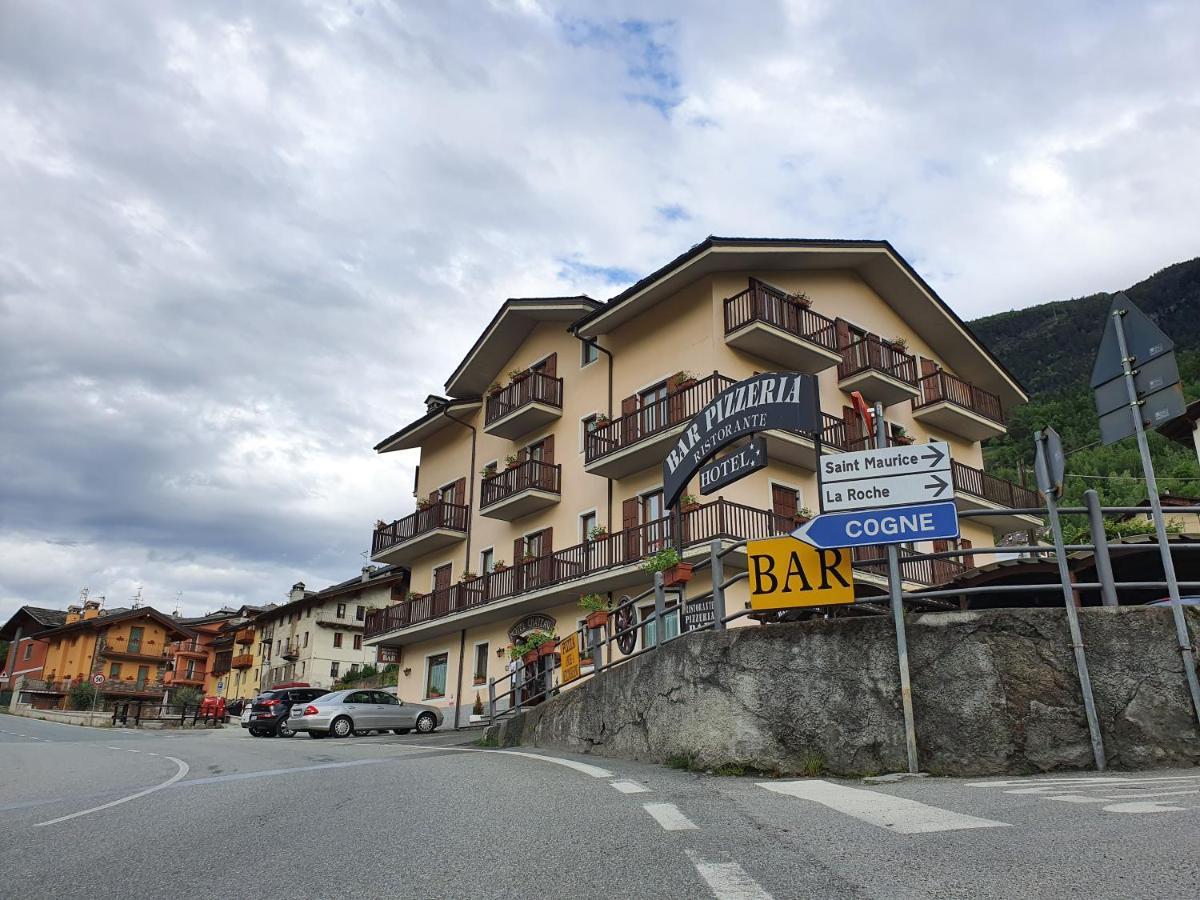 Hotel Ristorante Chateau Aymavilles Exterior foto
